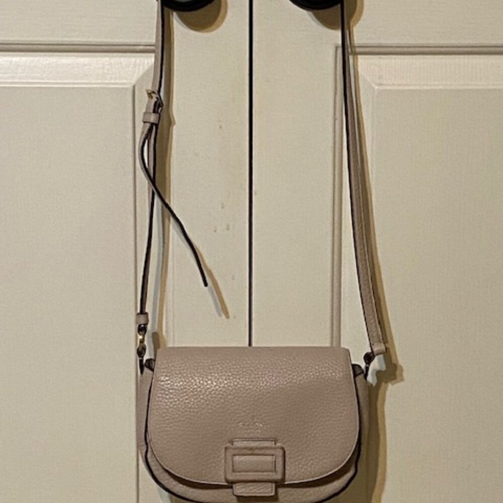 Kate Spade New York Katy Textured Leather Convertible Beige Saddle Bag